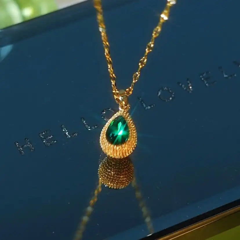 Green Teardrop Tassel Pendant Necklace