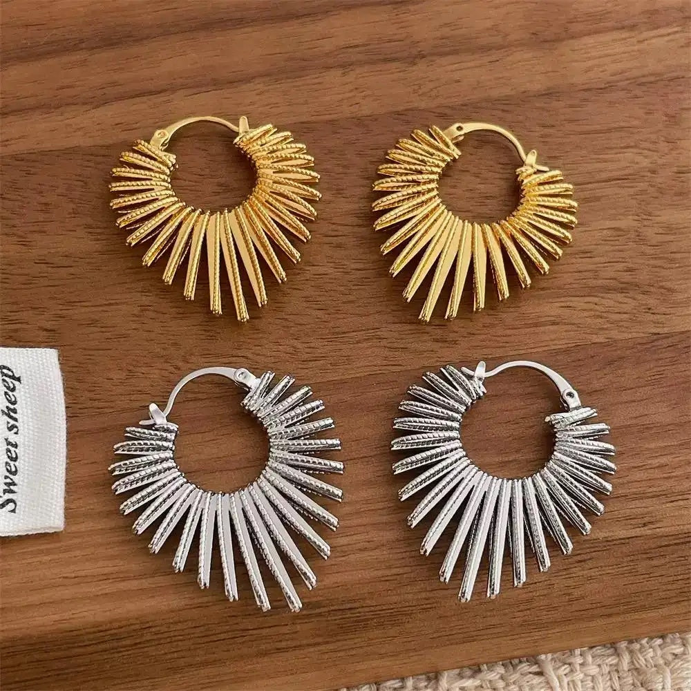 Heart Shape Exaggerated Line Hoop Earrings