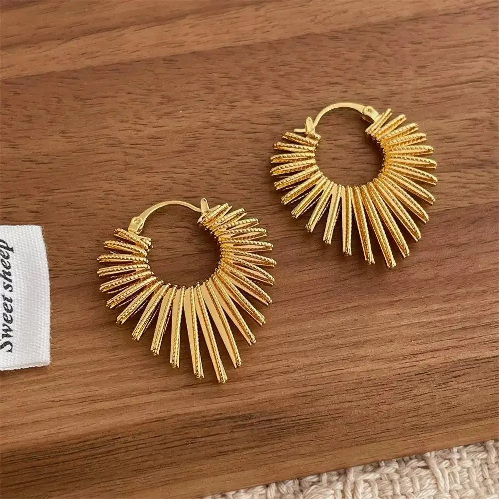 Heart Shape Exaggerated Line Hoop Earrings