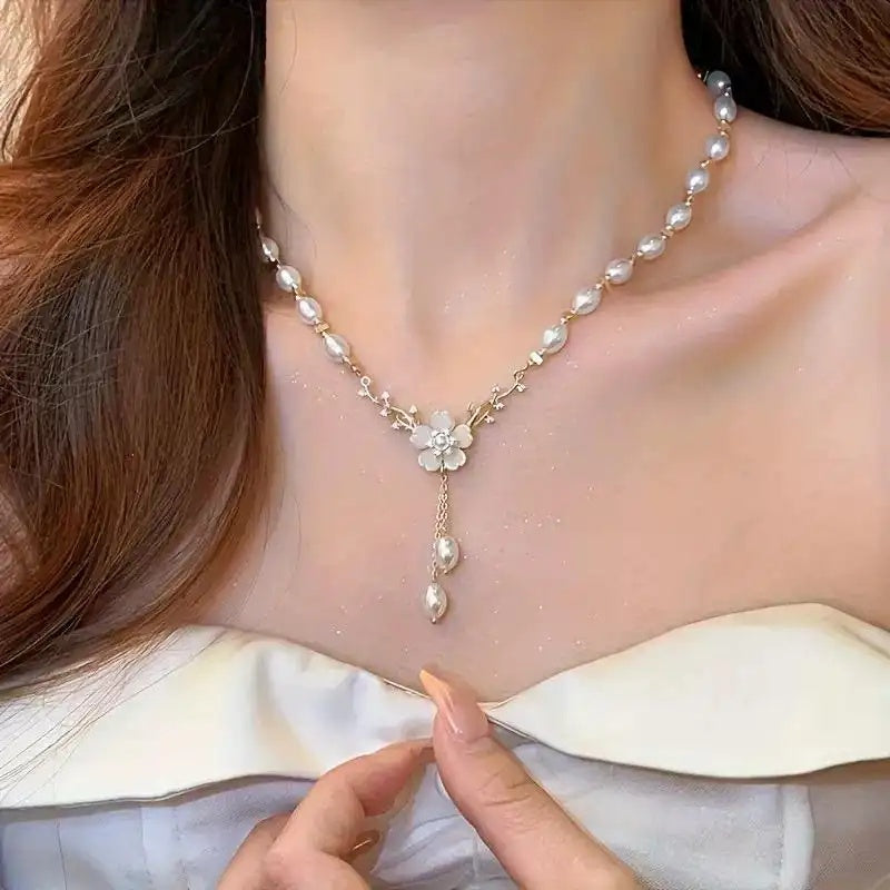 Korean Flower Short Necklace