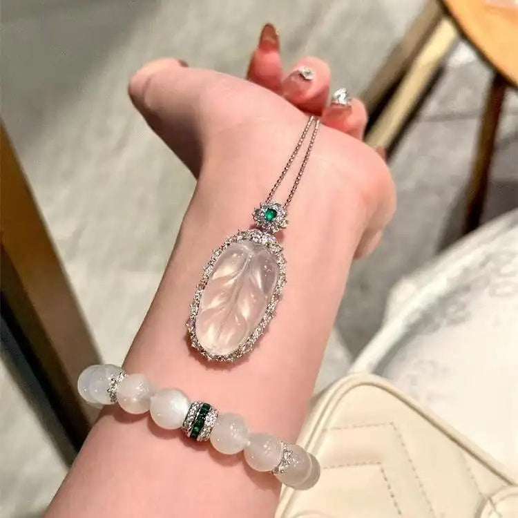 Leaf Pendant Necklace