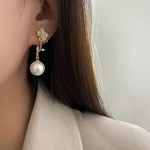 Little Flower Pearl Stud Earrings