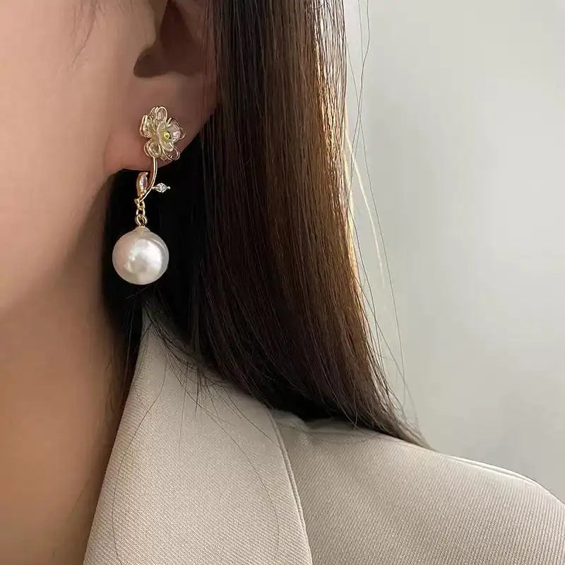 Little Flower Pearl Stud Earrings