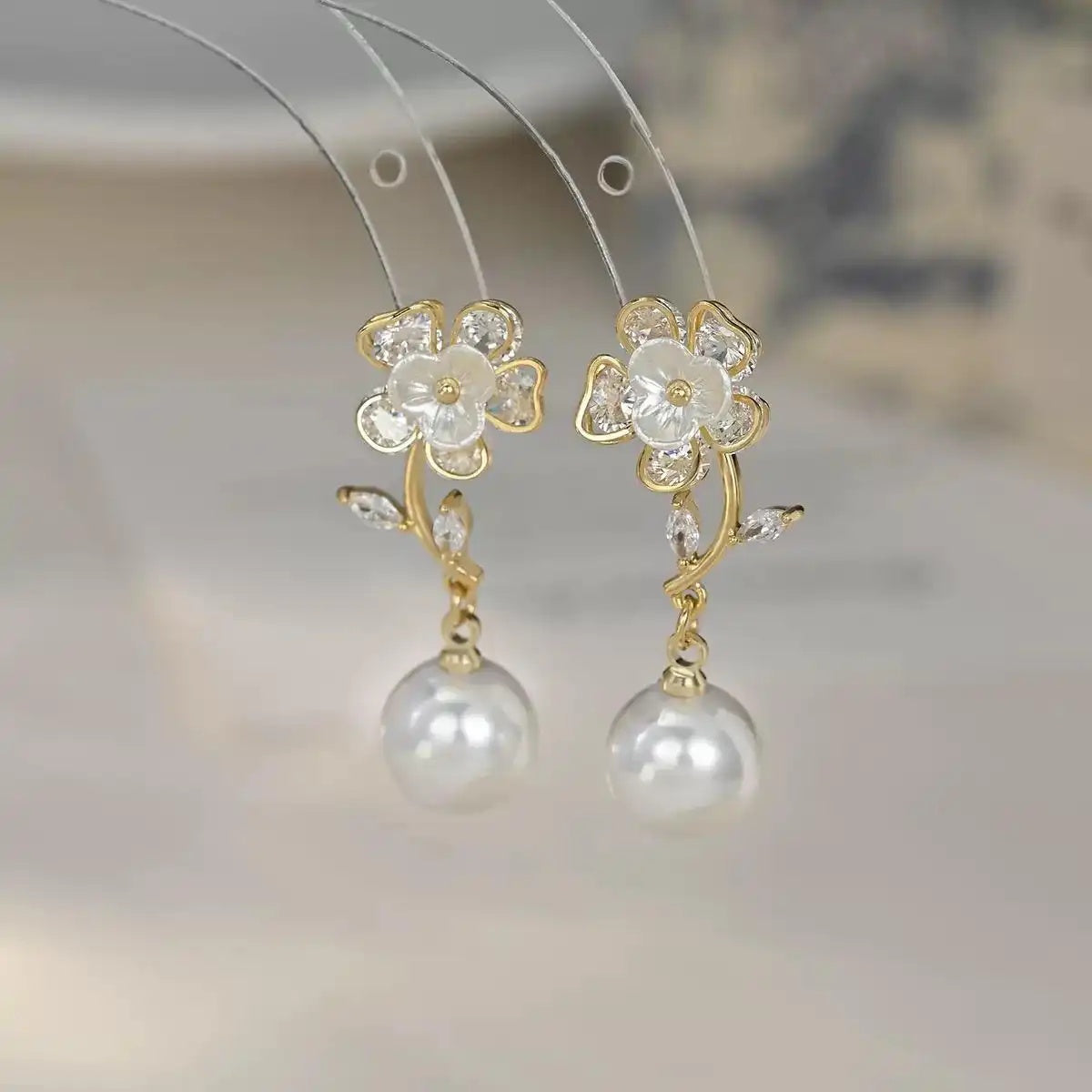 Little Flower Pearl Stud Earrings