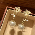 Little Flower Pearl Stud Earrings
