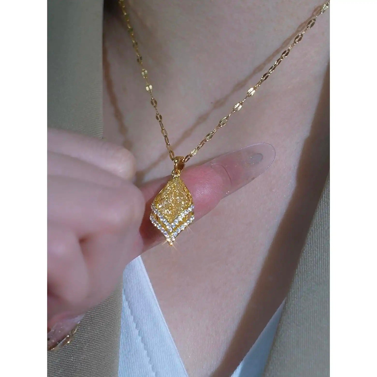 Mesh Diamond Teardrop Goddess Necklace