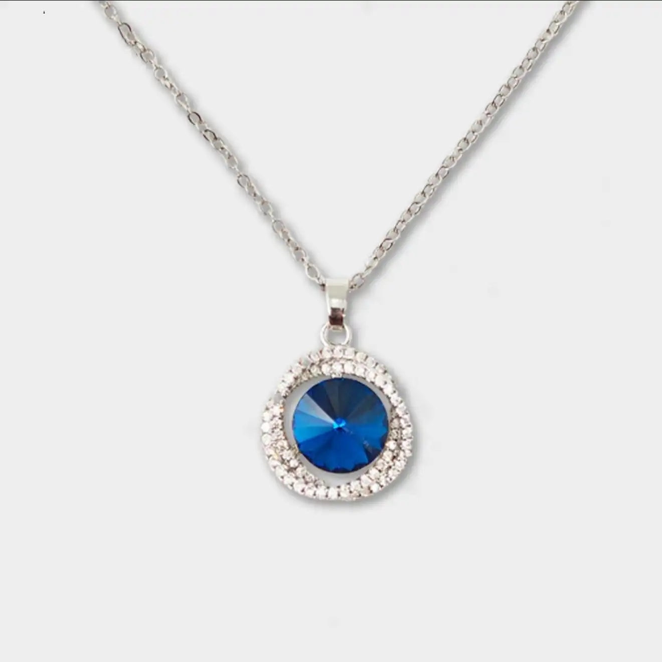 Minimalist Accessory Pendant Necklace