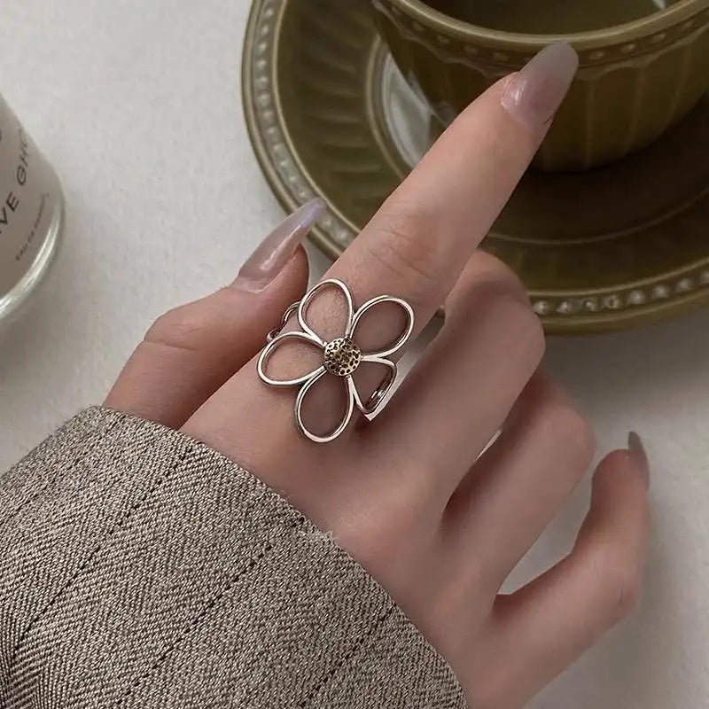 Minimalist Gold Silver Contrast Daisy Ring