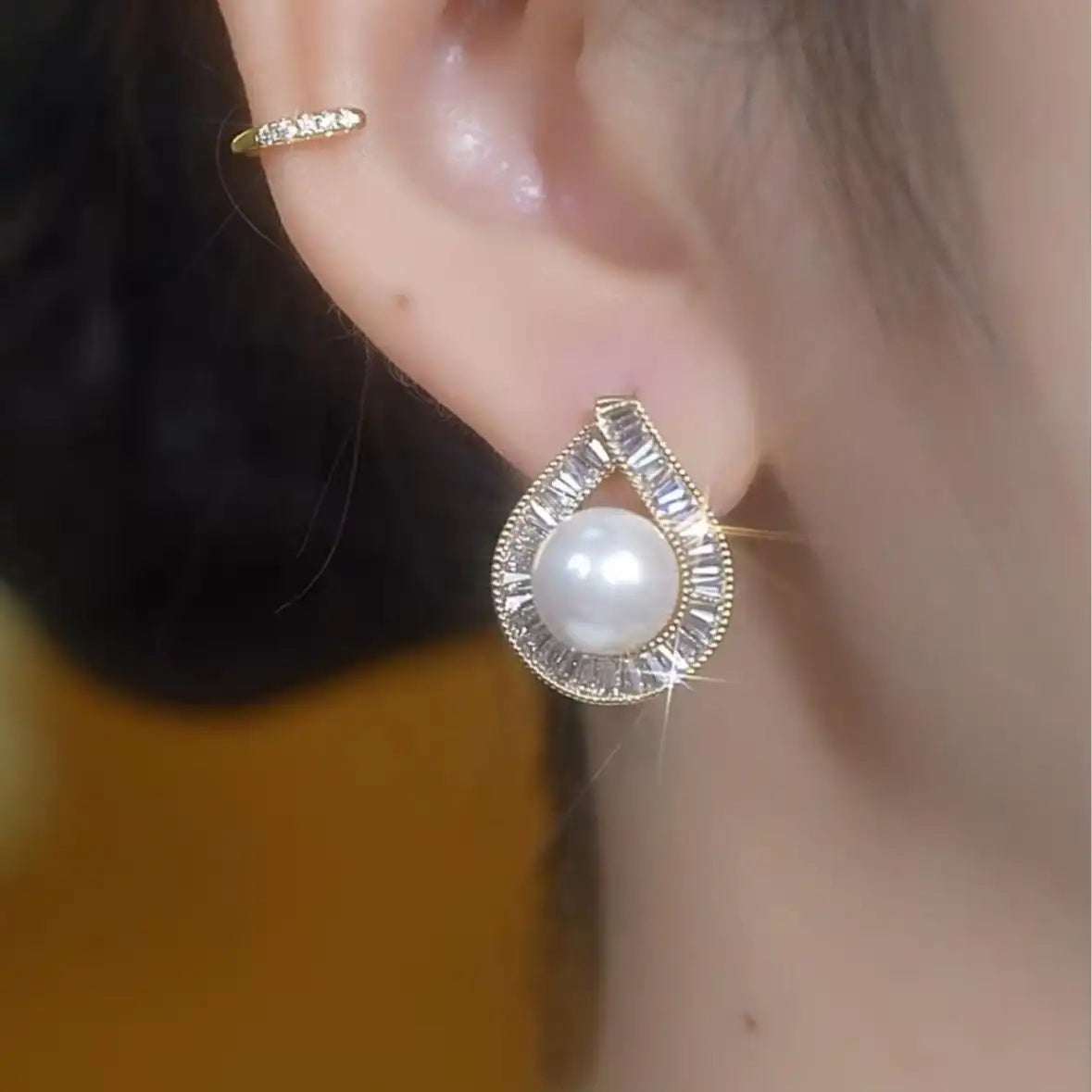 Minimalist Pearl Clip Earrings