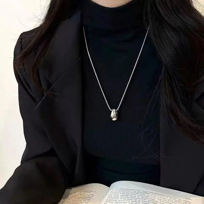 Minimalist Silver Teardrop Necklace