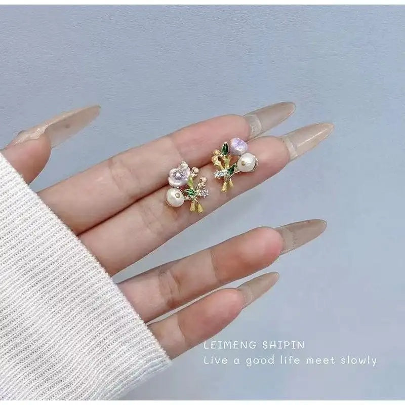 Oil Painting Pearl Bouquet Earrings