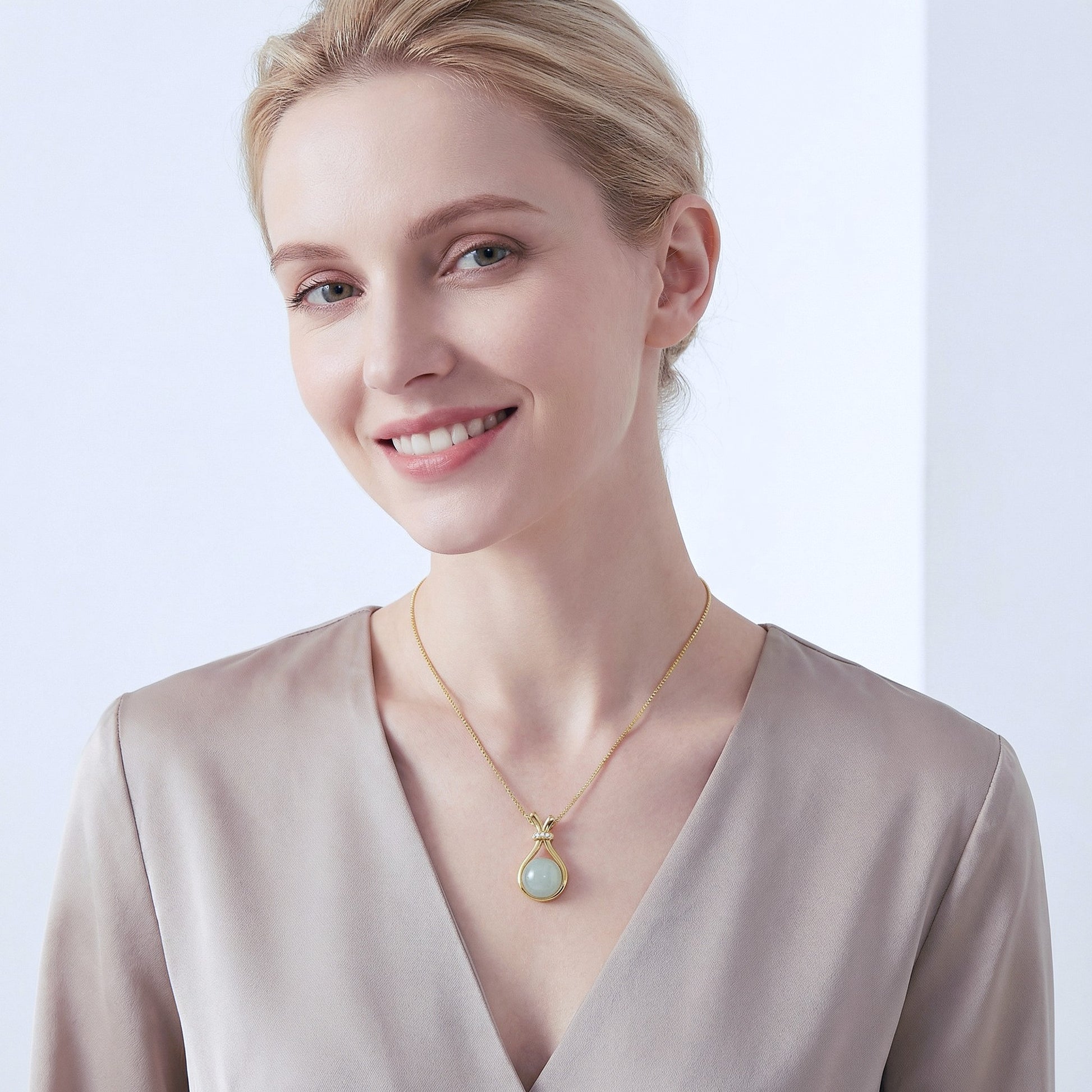 Jade Green Cabochon Teardrop Pendant Necklace