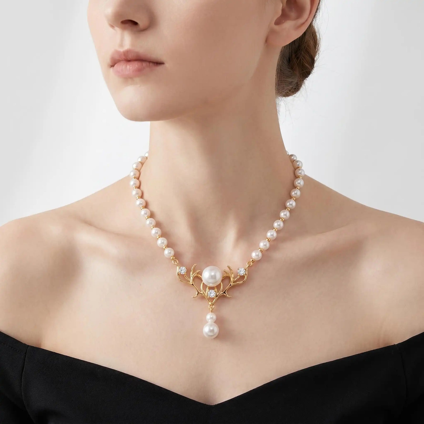 Pearl Deer Accompanies You Necklace