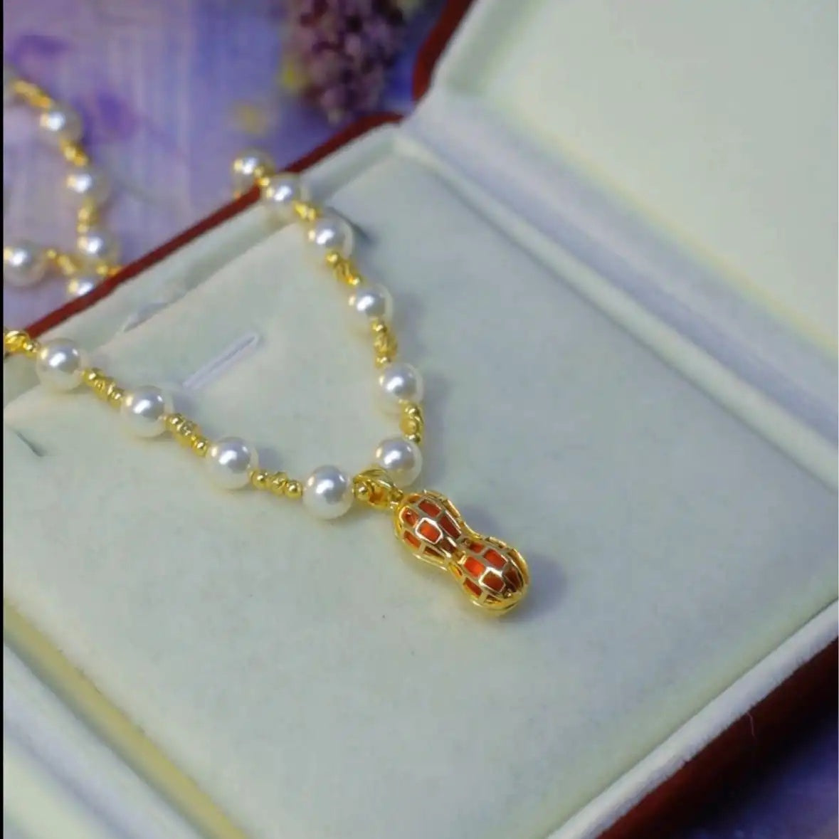 Pearl Gourd Pendant Necklace