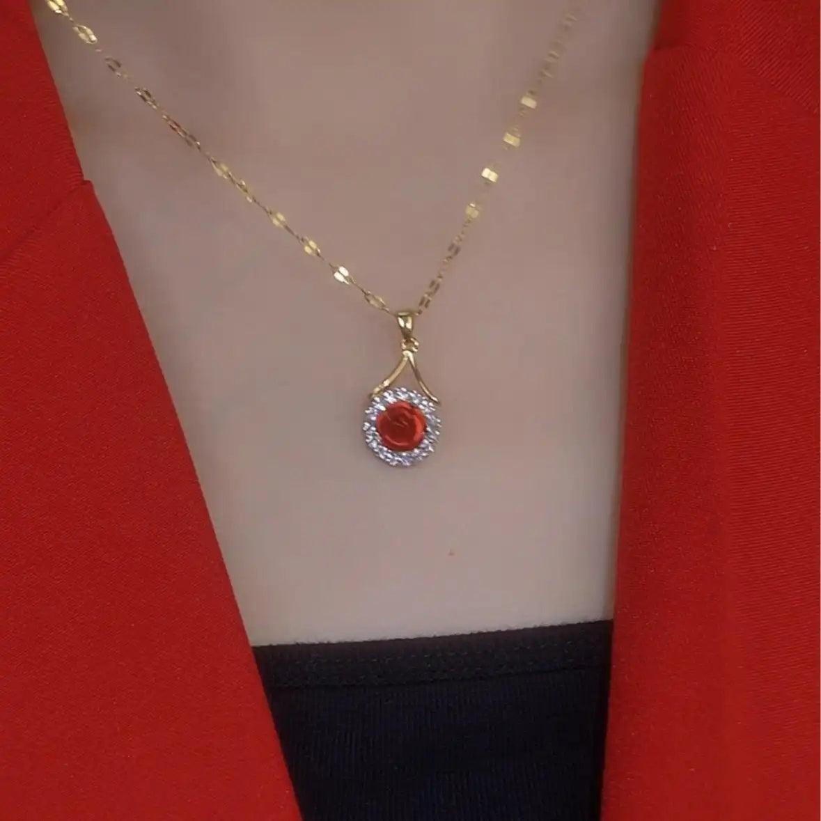 Red Rose Collarbone French Pendant Necklace