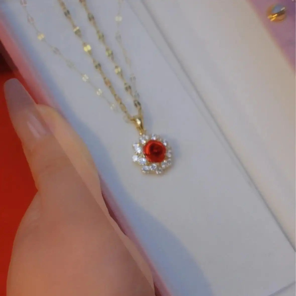 Red Round Crewneck Rose Collarbone Pendant Necklace