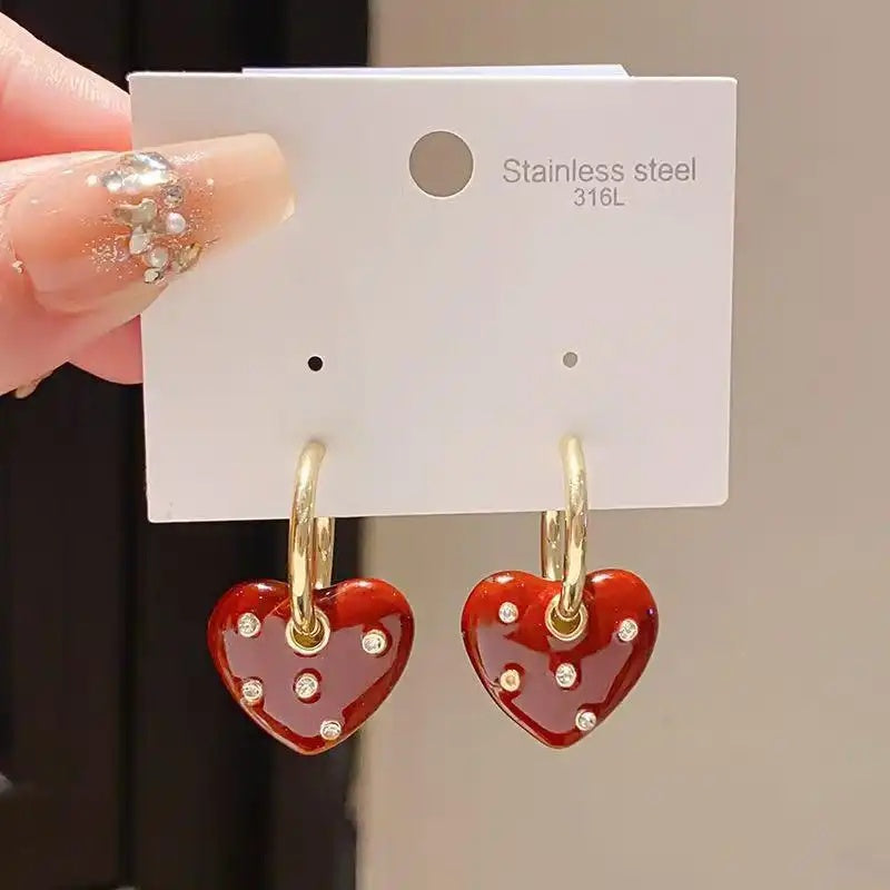 Retro Dripping Oil Diamond Heart Stud Earrings