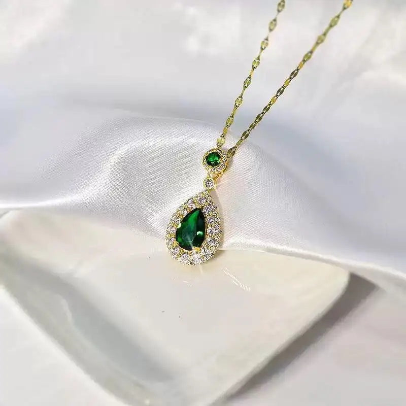 Retro Emerald Green Crystal Necklace