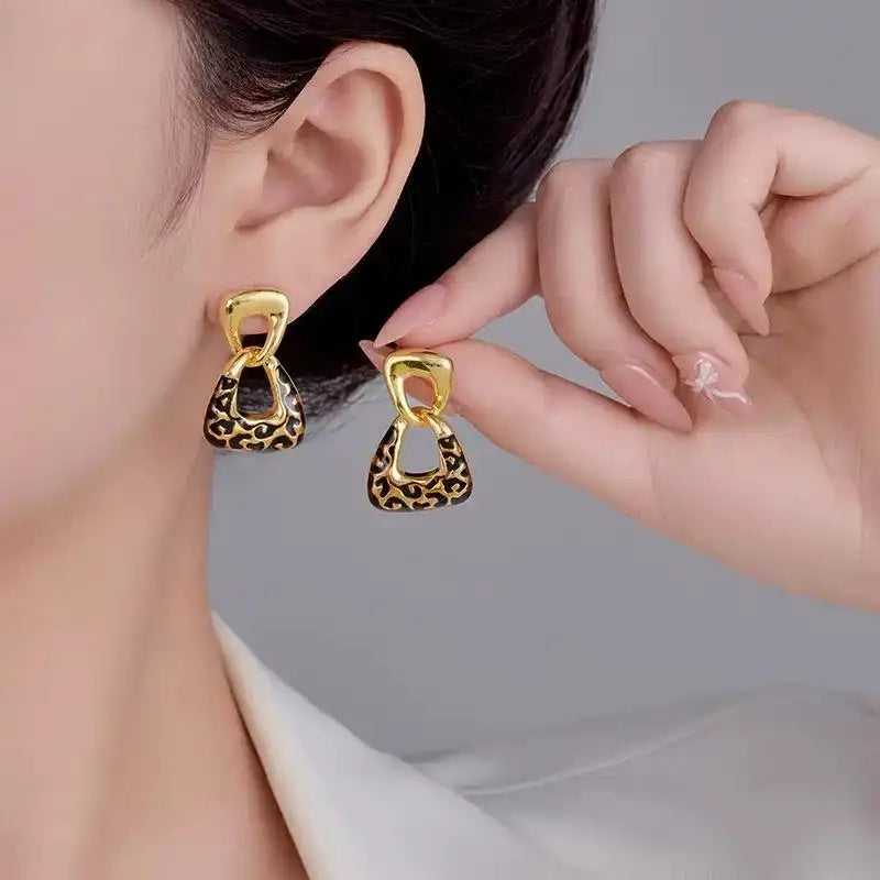 Retro Metal Geometric Leopard Print Drop Earrings