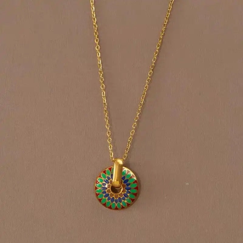 Retro Painted Daisy Pattern Circle Necklace