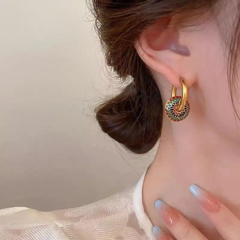 Retro Painted Daisy Pattern Round Earrings