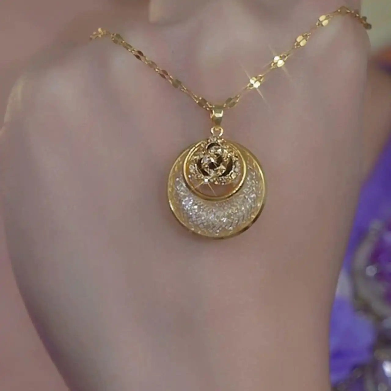 Round Mesh Crystal Pendant Necklace