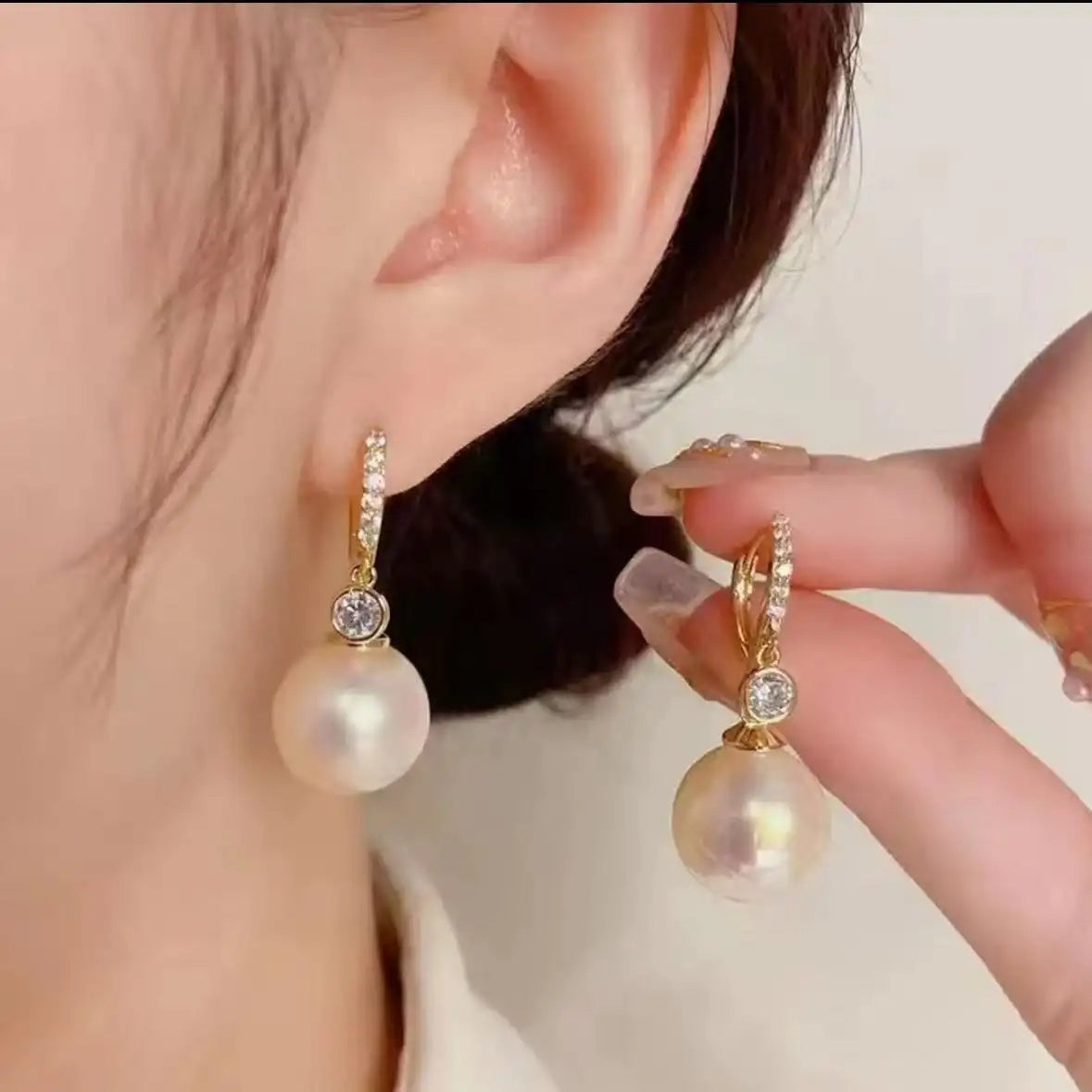 Round Pearl Teardrop Drop Earrings