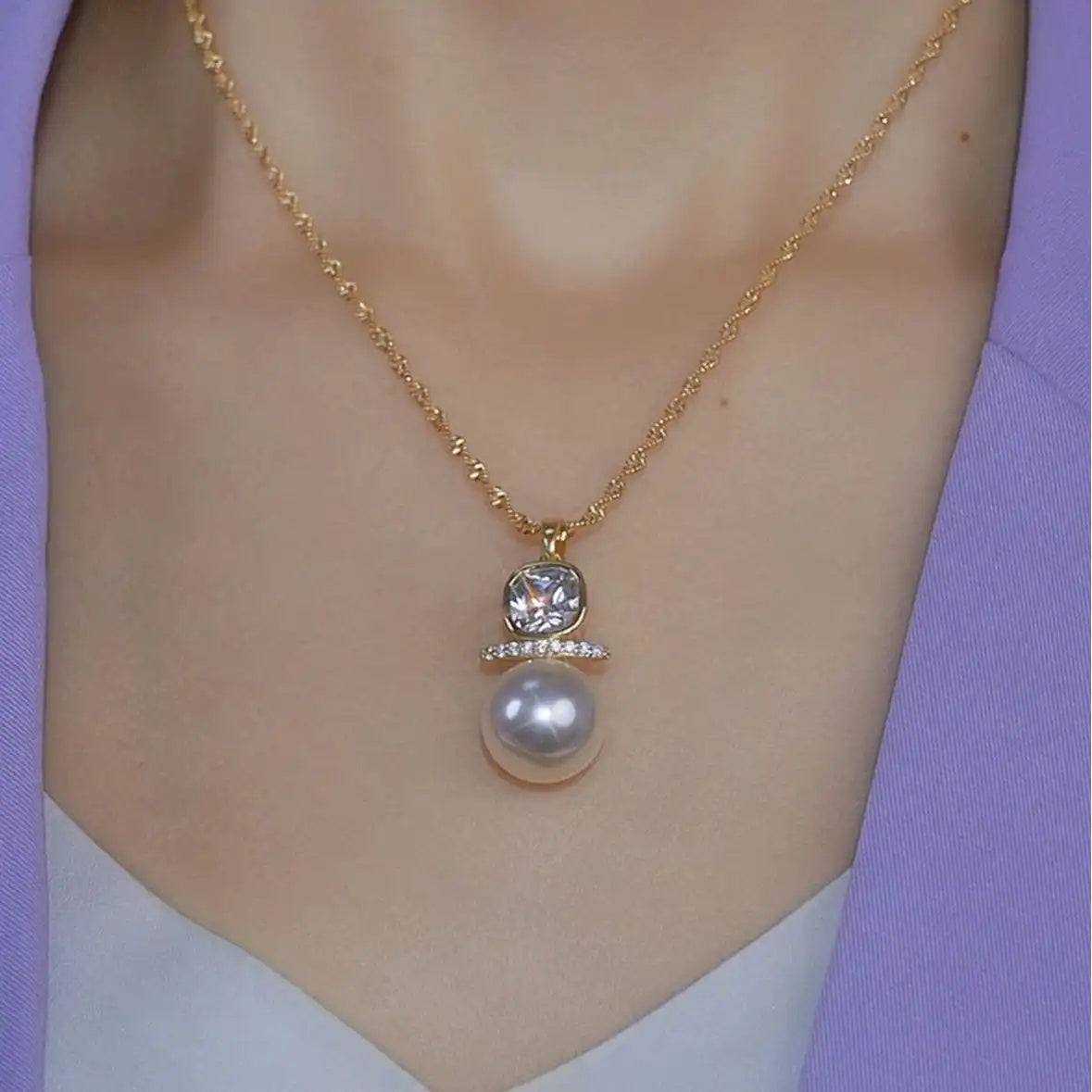 Single Round Pearl Pendant Necklace