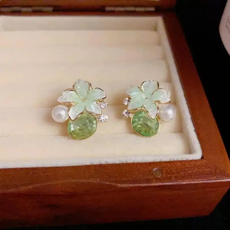Small Crystal Flower Pearl Earrings