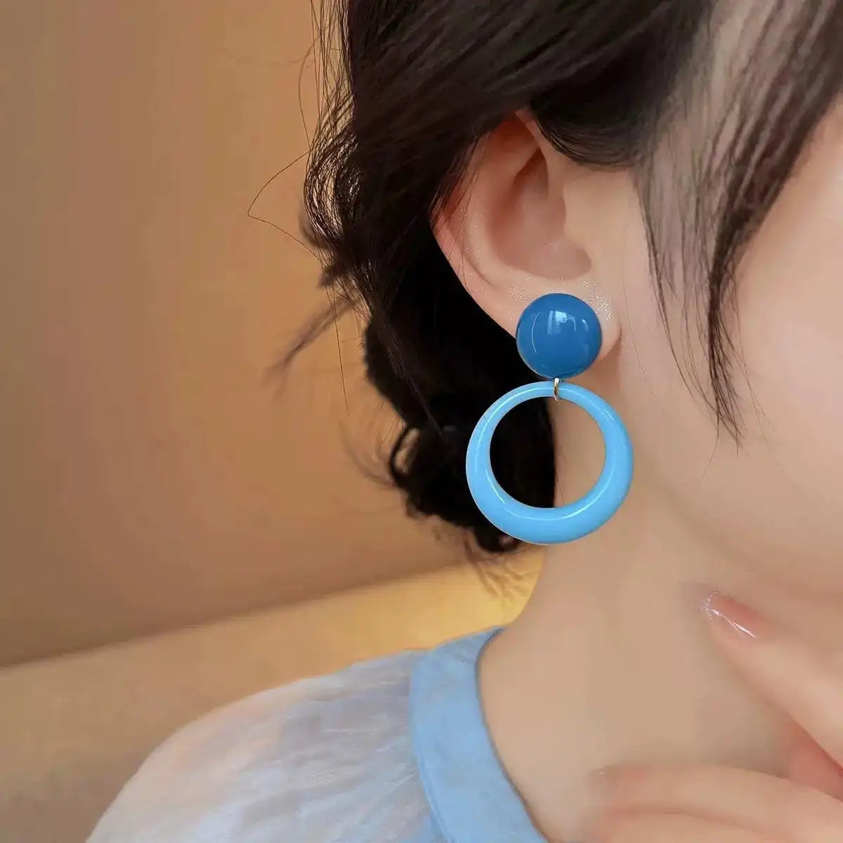 Summer Vacation Blue Big Circle Pendant Necklace
