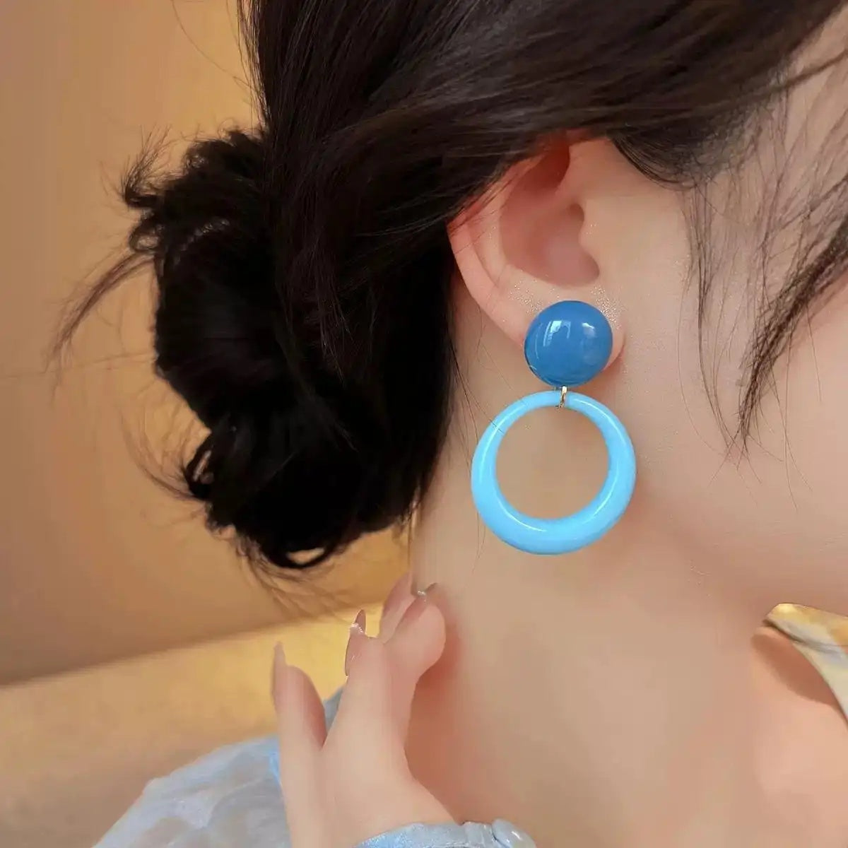Summer Vacation Blue Big Circle Pendant Necklace
