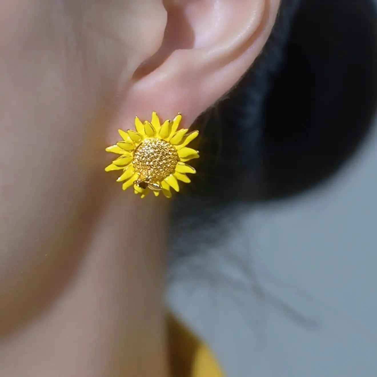 Sunflower Bee Summer Sunflower Stud Earrings