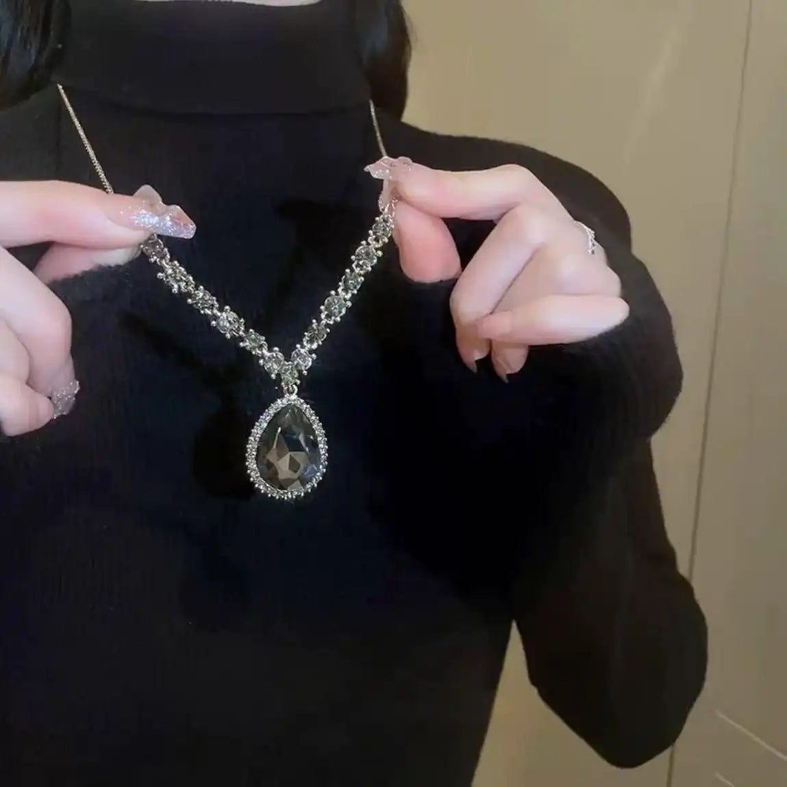 Teardrop Long Pendant Necklace