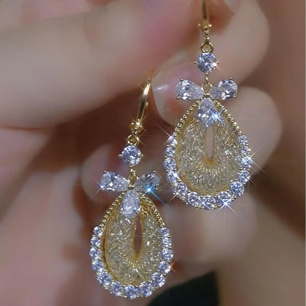 Three-Leaf Teardrop Drop Earrings