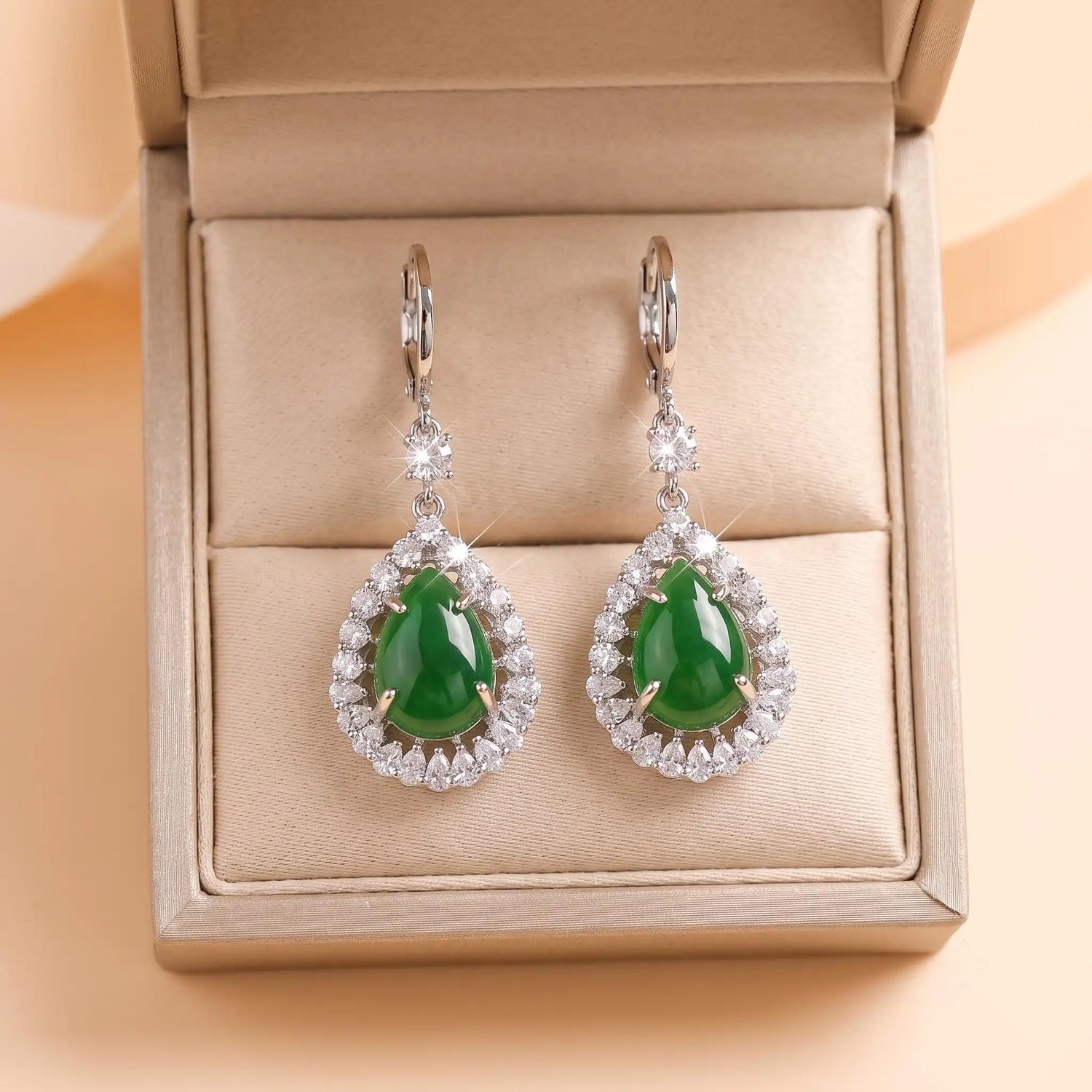 Vintage Emerald Green Crystal Clip-On Earrings