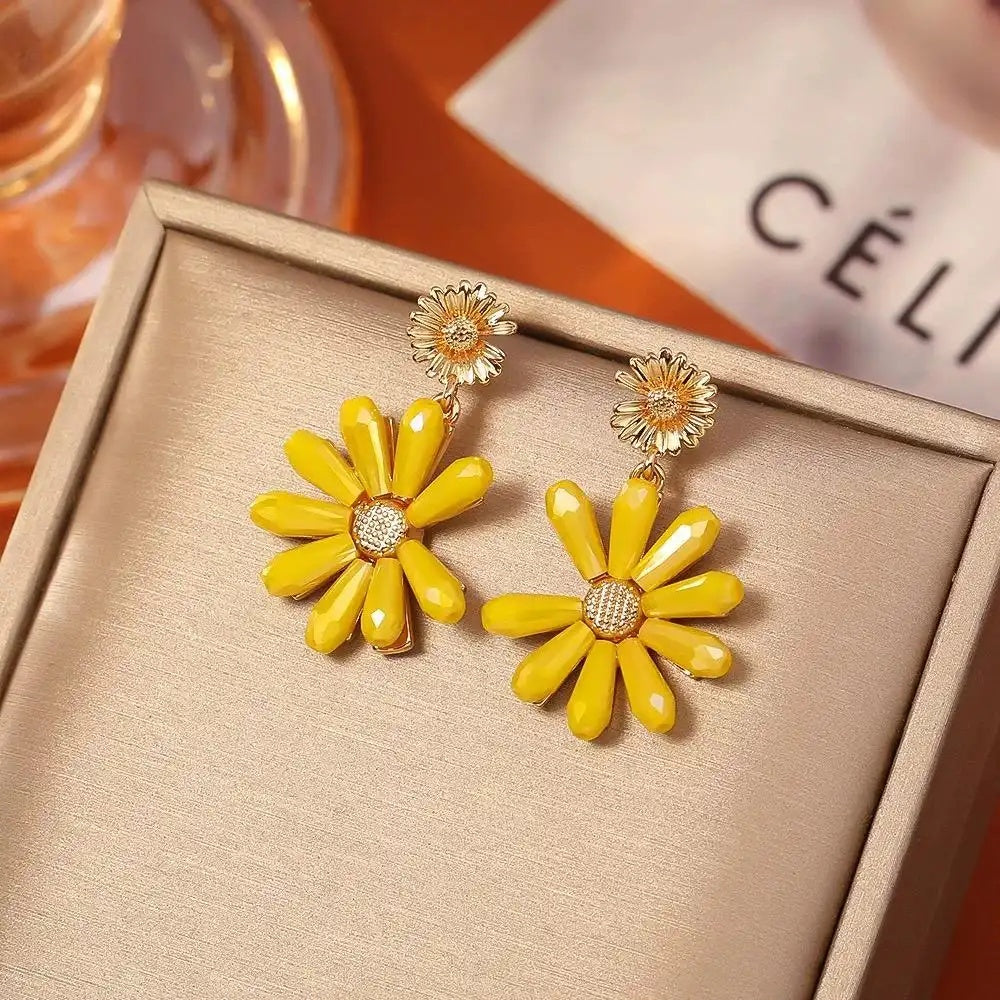 Yellow Flower Vacation Dopamine Stud Earrings